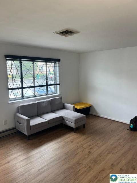 1184 Eagle Street Property Photo 3