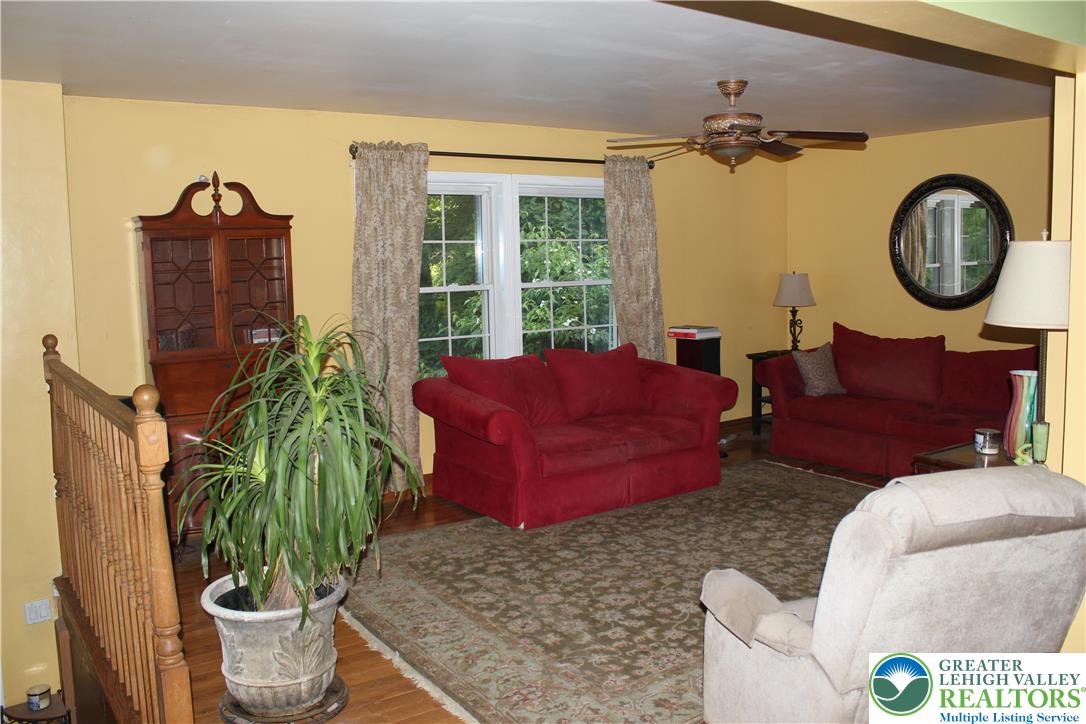 8581 Hensingersville Road Property Photo 4