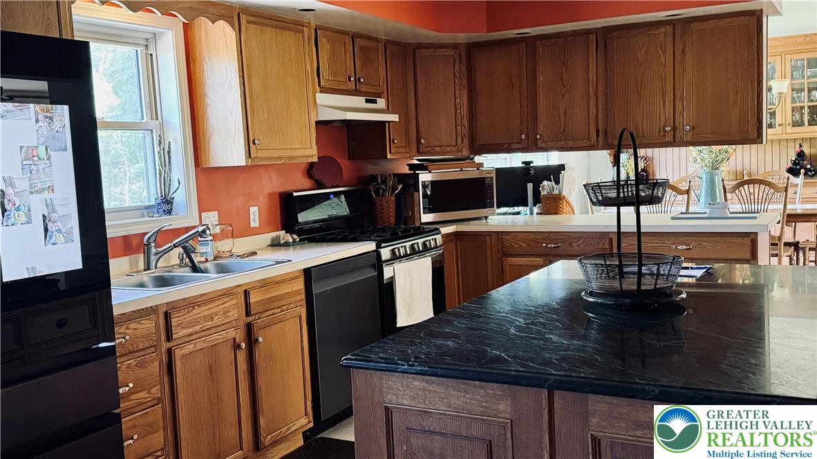 8581 Hensingersville Road Property Photo 7