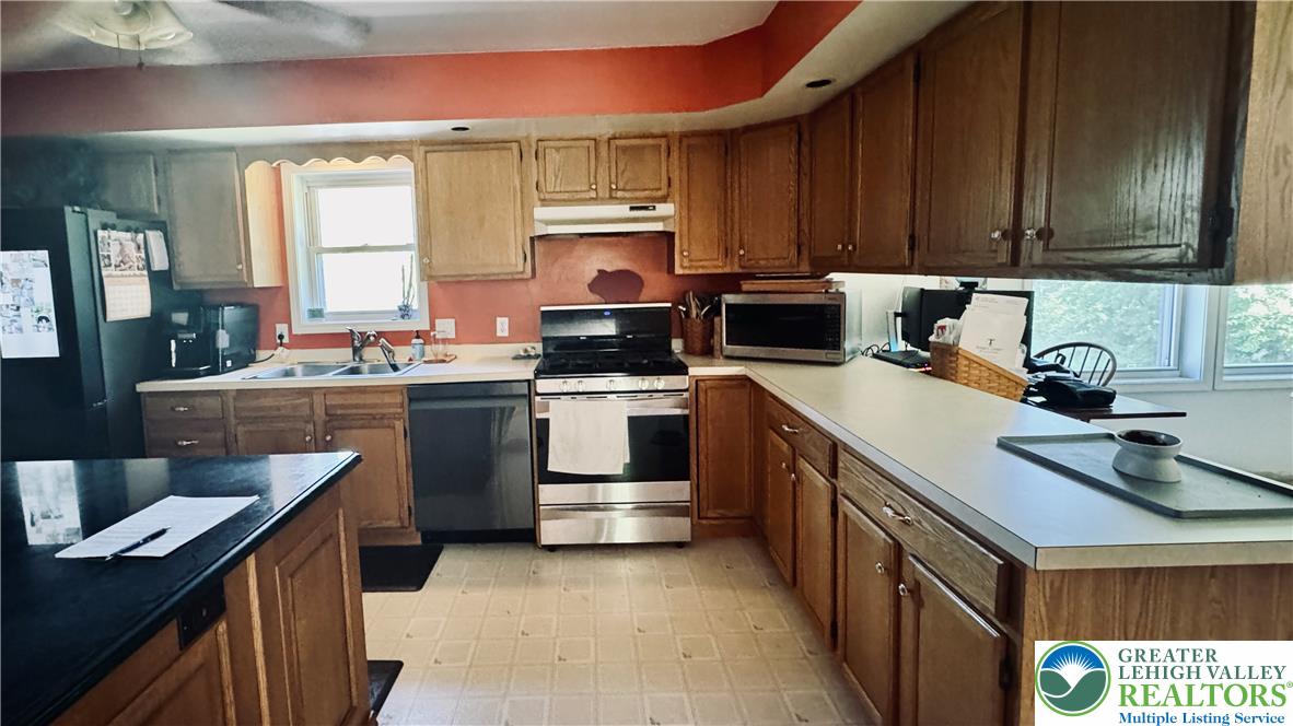 8581 Hensingersville Road Property Photo 8