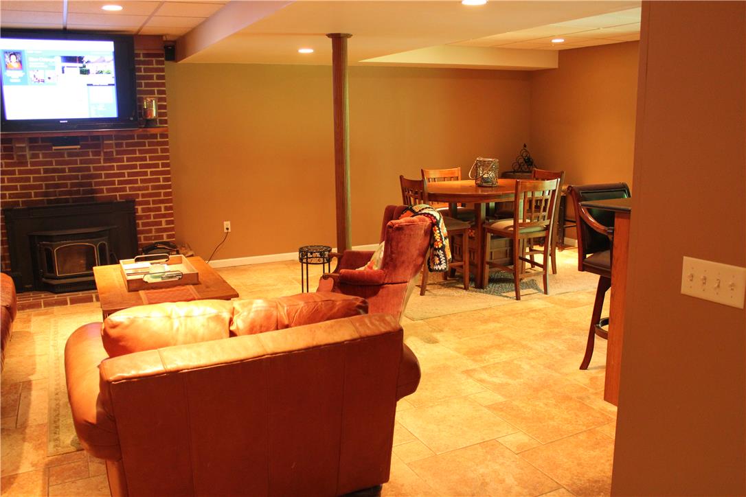 8581 Hensingersville Road Property Photo 10