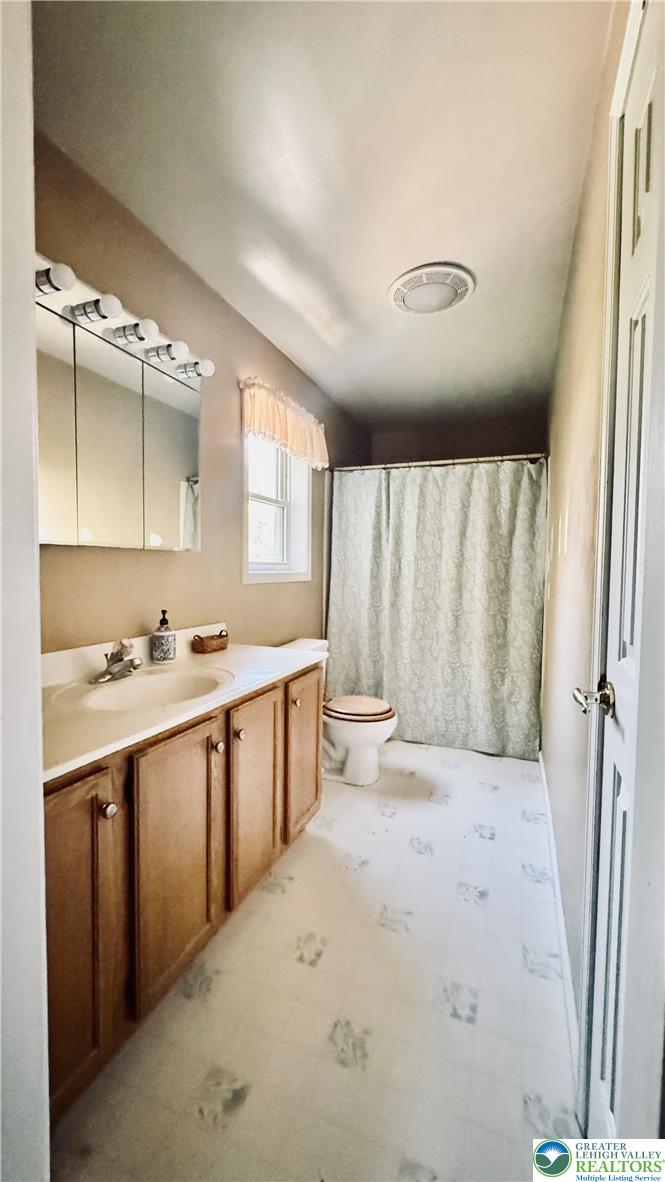 8581 Hensingersville Road Property Photo 11
