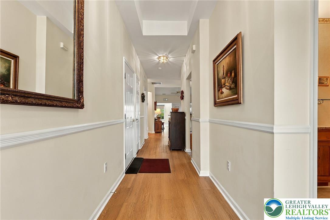 5229 Garden View Lane Property Photo 3