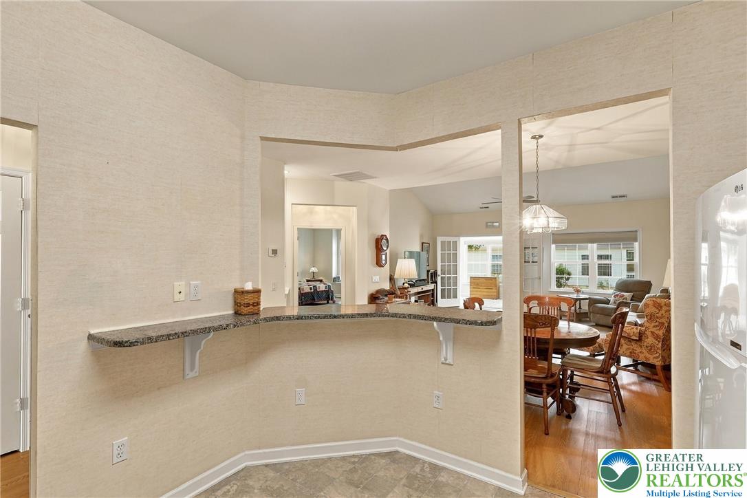 5229 Garden View Lane Property Photo 8