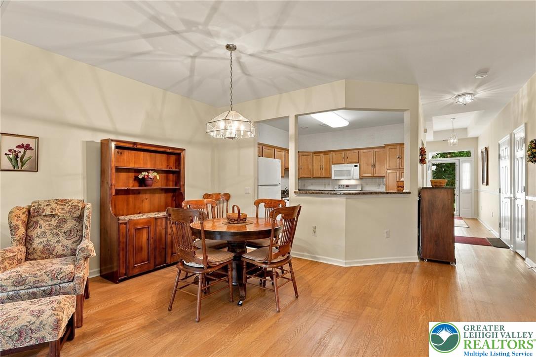 5229 Garden View Lane Property Photo 10