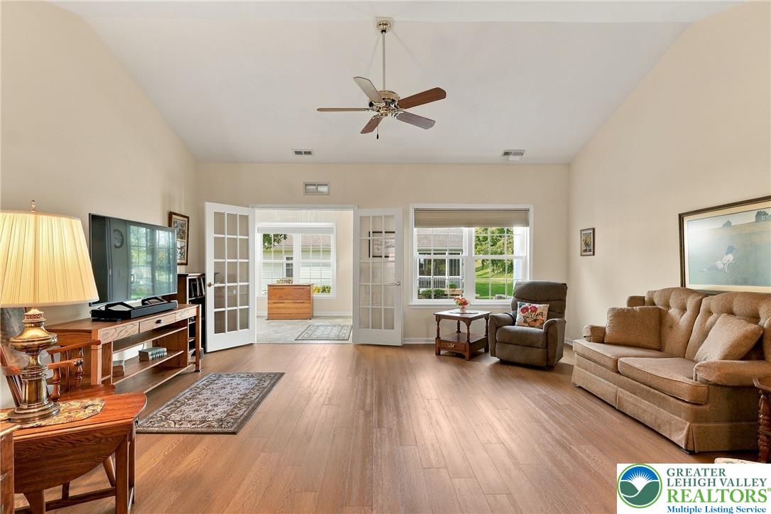 5229 Garden View Lane Property Photo 13