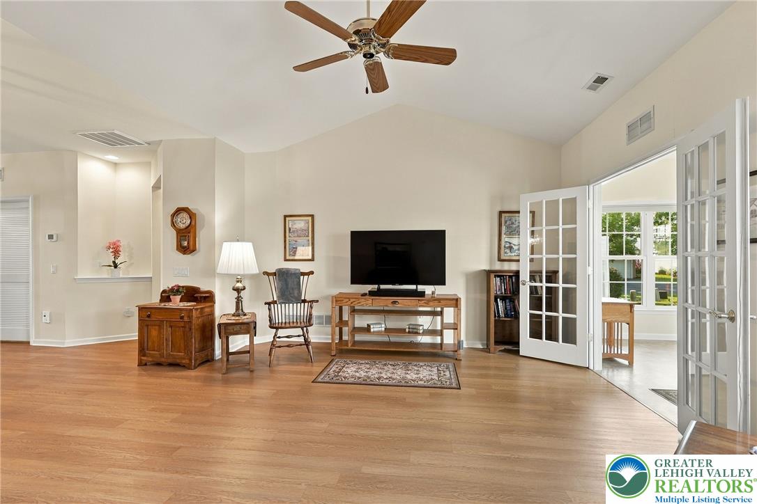 5229 Garden View Lane Property Photo 14