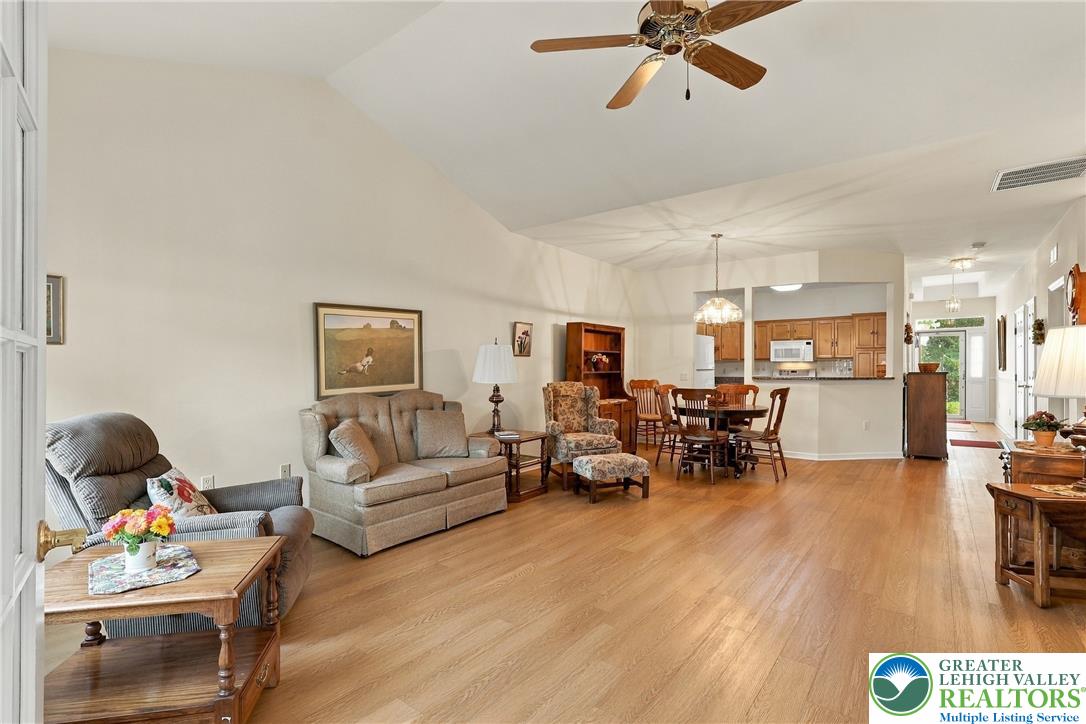 5229 Garden View Lane Property Photo 15