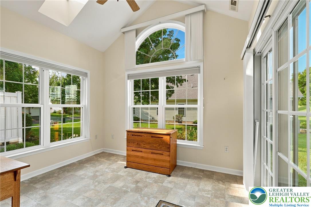5229 Garden View Lane Property Photo 16