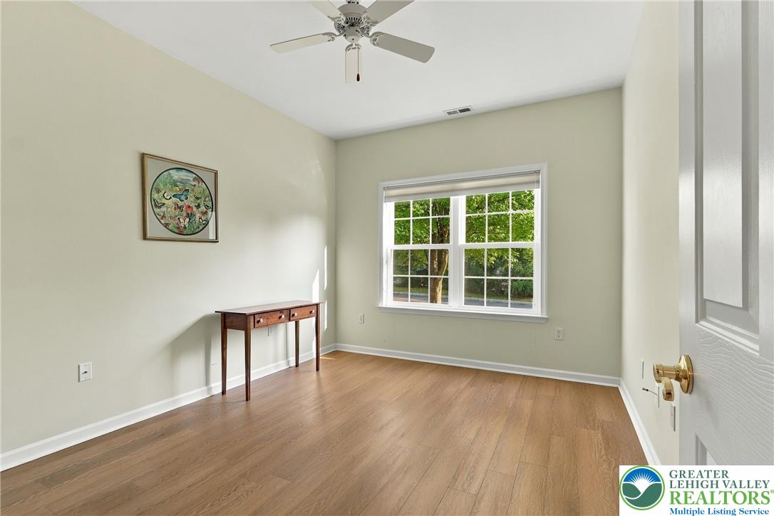 5229 Garden View Lane Property Photo 17