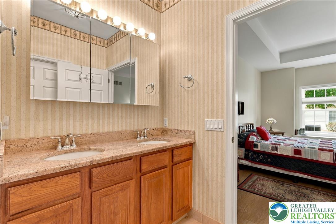 5229 Garden View Lane Property Photo 23
