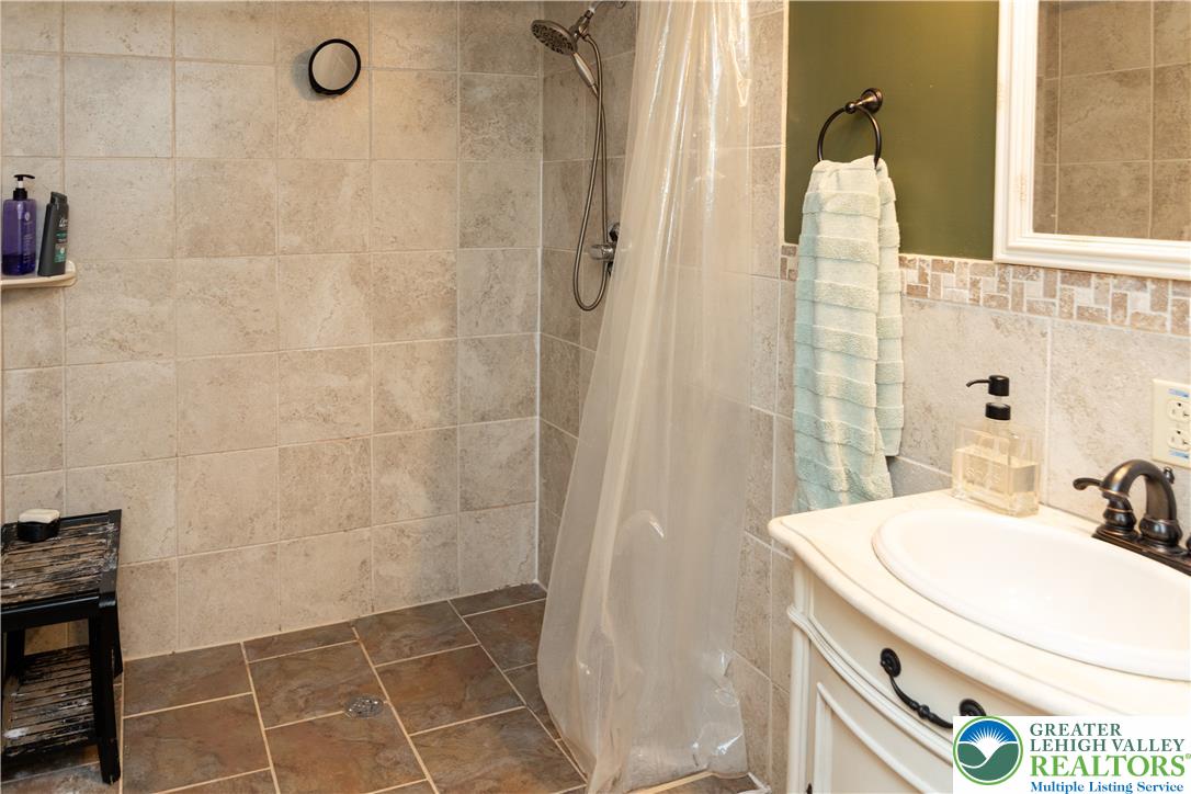 5 Midland Drive Property Photo 54