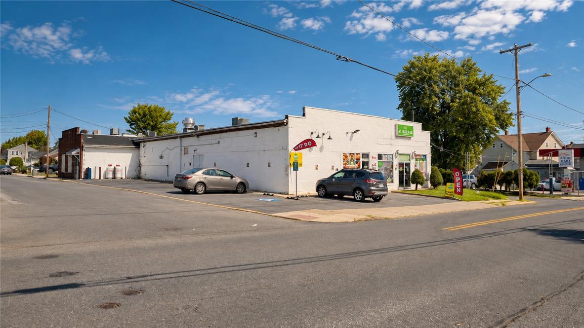 331 Grape Street Property Photo 2