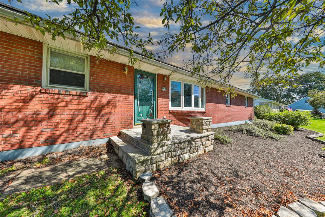 5518 Louise Lane Property Photo 4