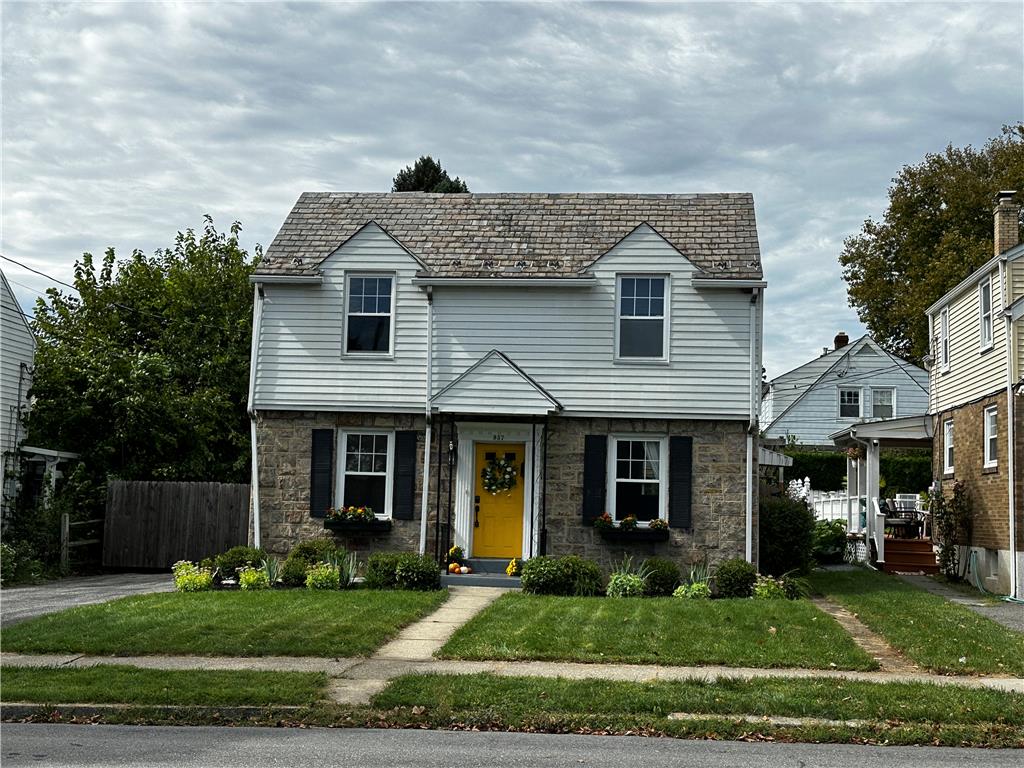 937 Elm Street Property Photo 1