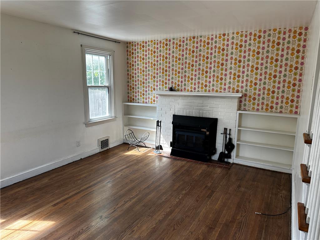 937 Elm Street Property Photo 5