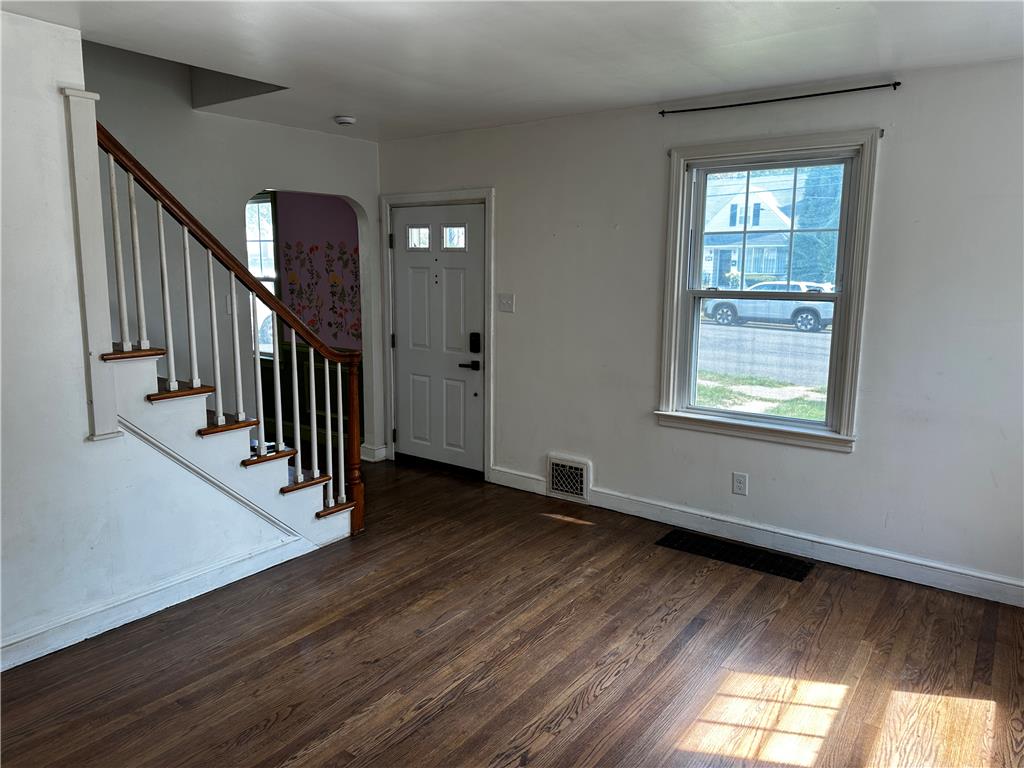 937 Elm Street Property Photo 6