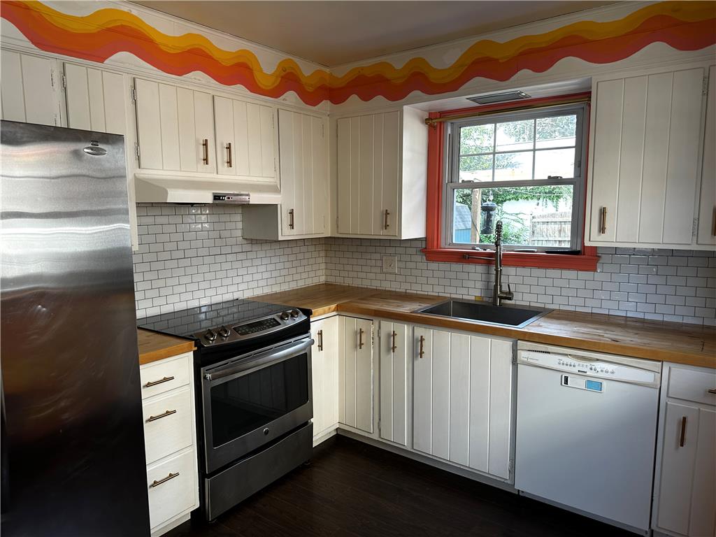 937 Elm Street Property Photo 9