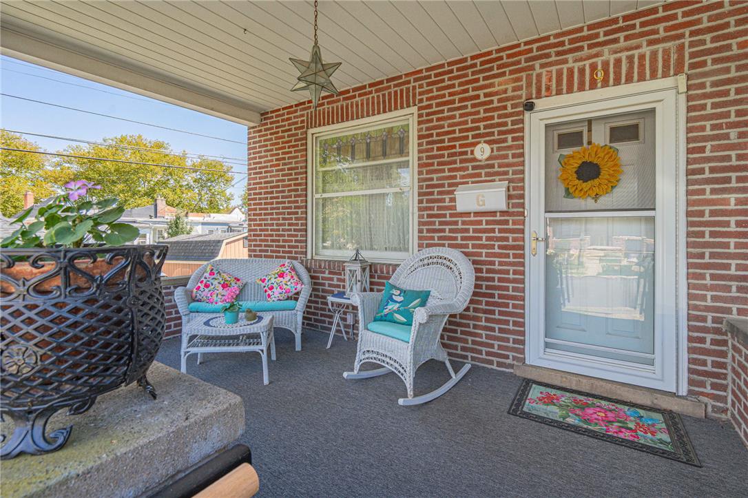 9 West Laurel Street Property Photo 2