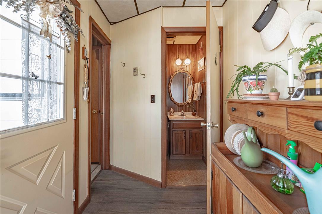 9 West Laurel Street Property Photo 14
