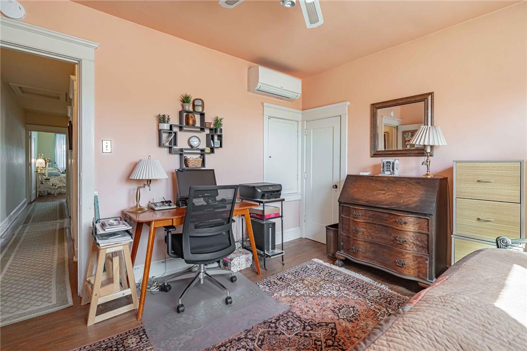 9 West Laurel Street Property Photo 23