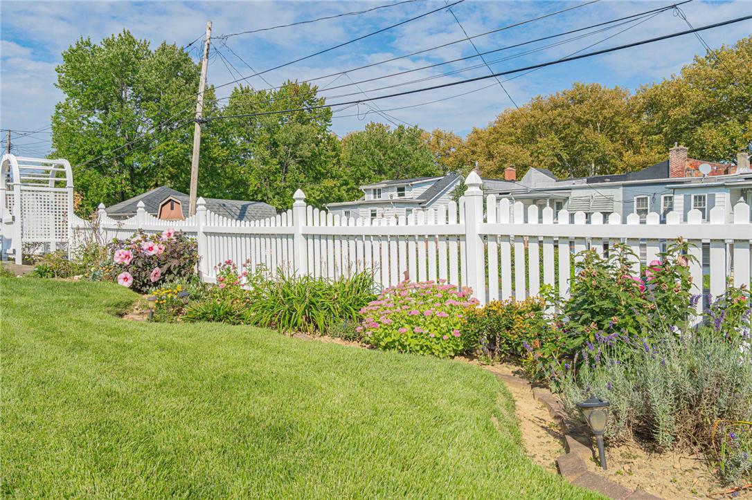 9 West Laurel Street Property Photo 27