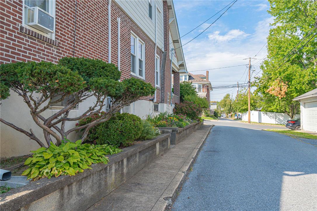 9 West Laurel Street Property Photo 32