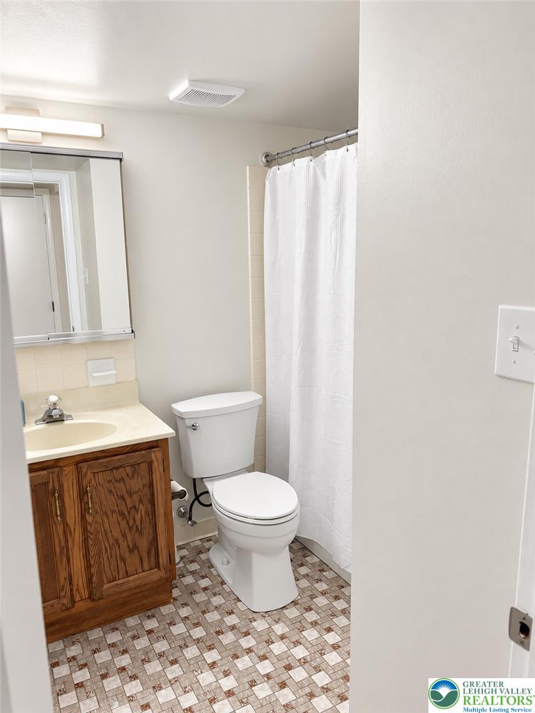 2677 Rolling Green Drive 677 Property Photo 8