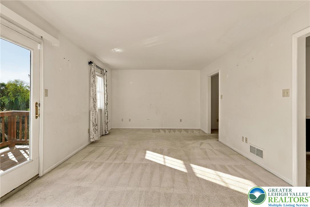 1101 Barnside Road Property Photo 6