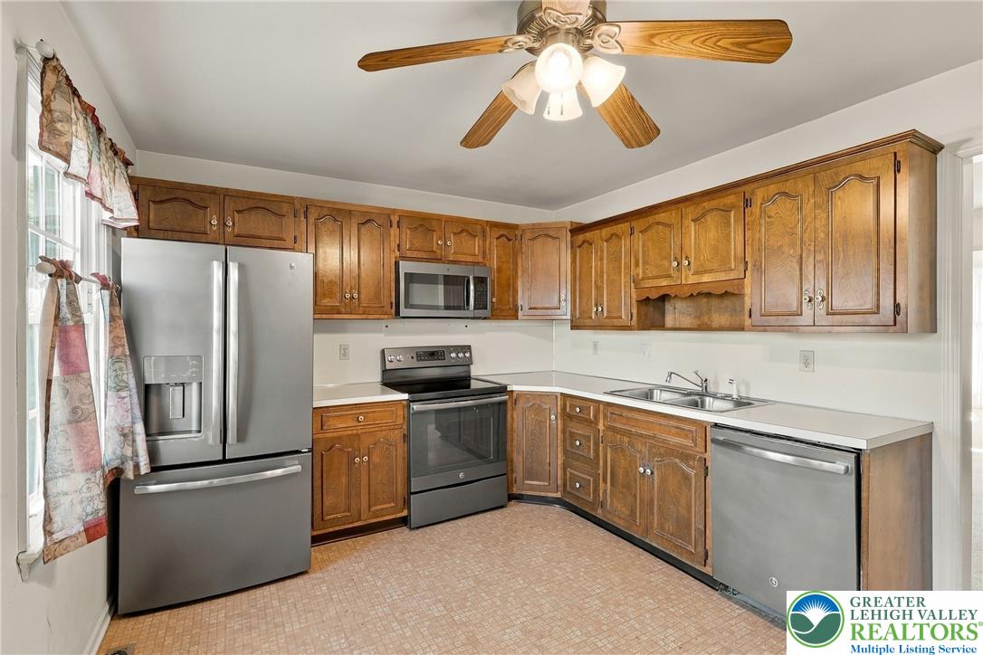 1101 Barnside Road Property Photo 9