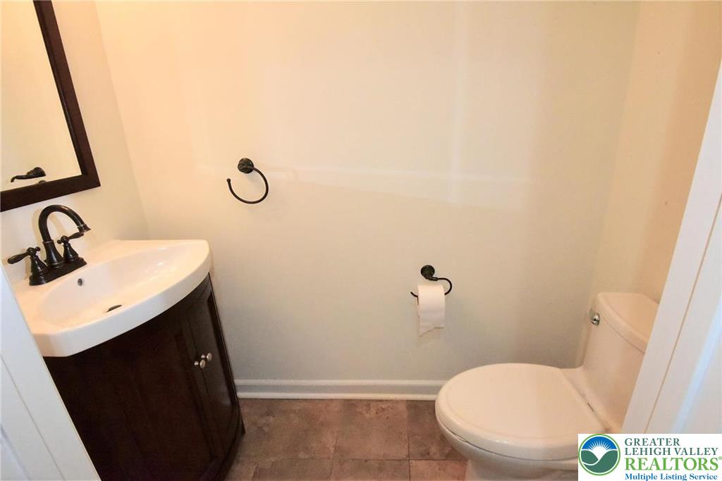 1600 Oakridge Lane Property Photo 20