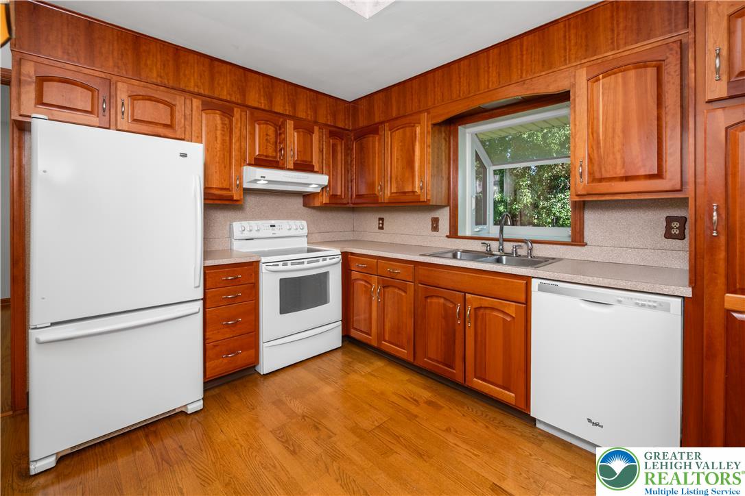 2530 Rosewood Drive Property Photo 4