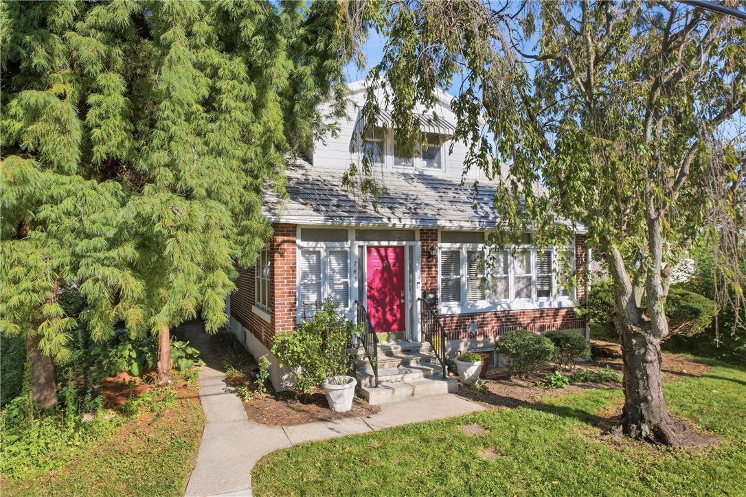 743 6th Street Property Photo 1