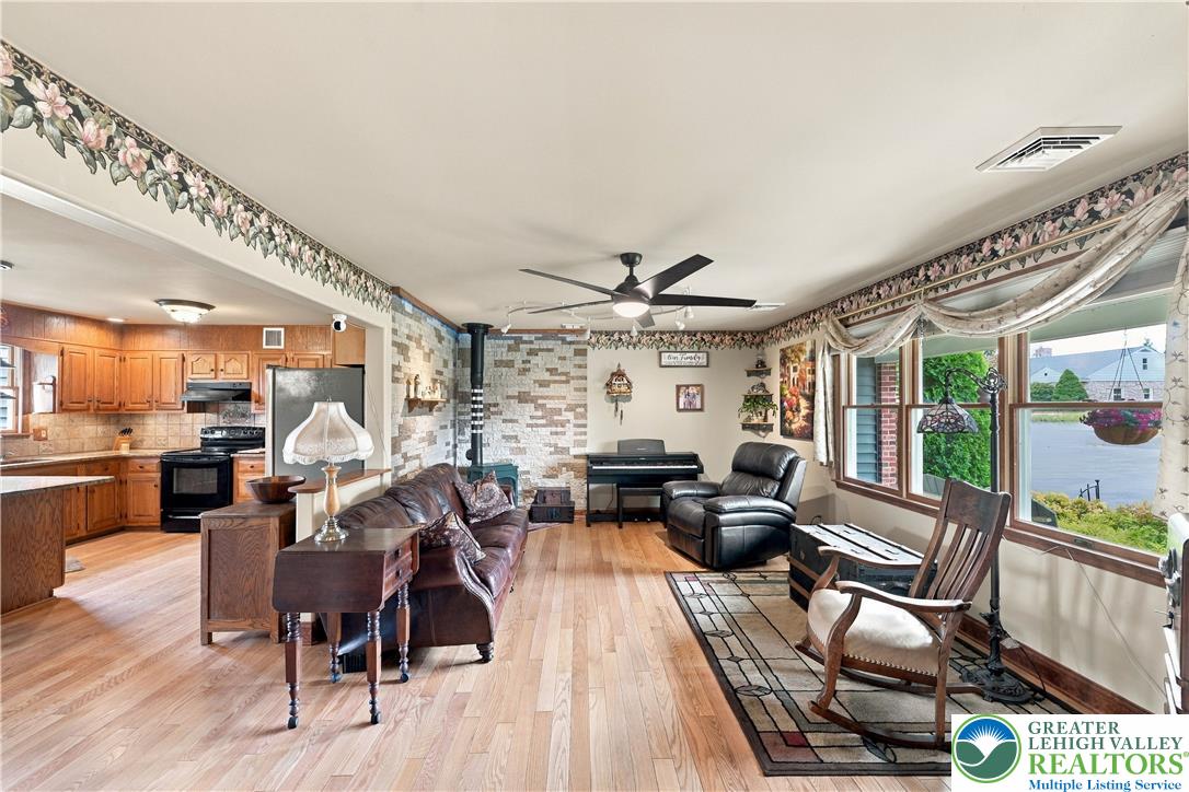 5207 Tilghman Street Property Photo 7