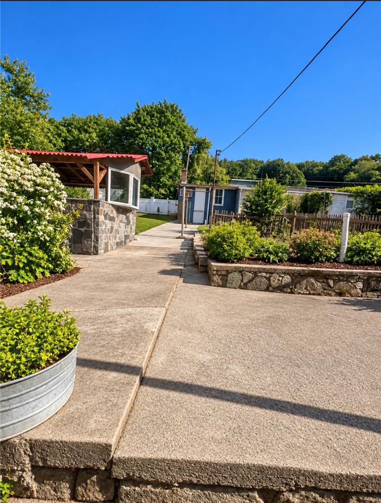 140 West Abbott Street Property Photo 2