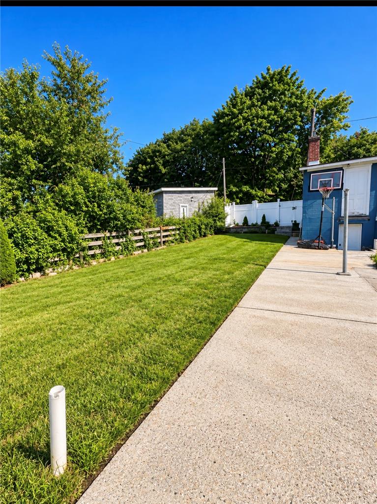 140 West Abbott Street Property Photo 4