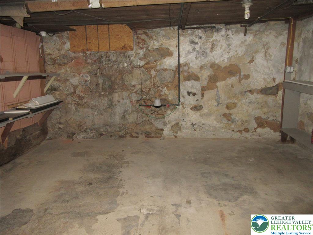 87 East Broad Street 1st Floor Property Photo 7