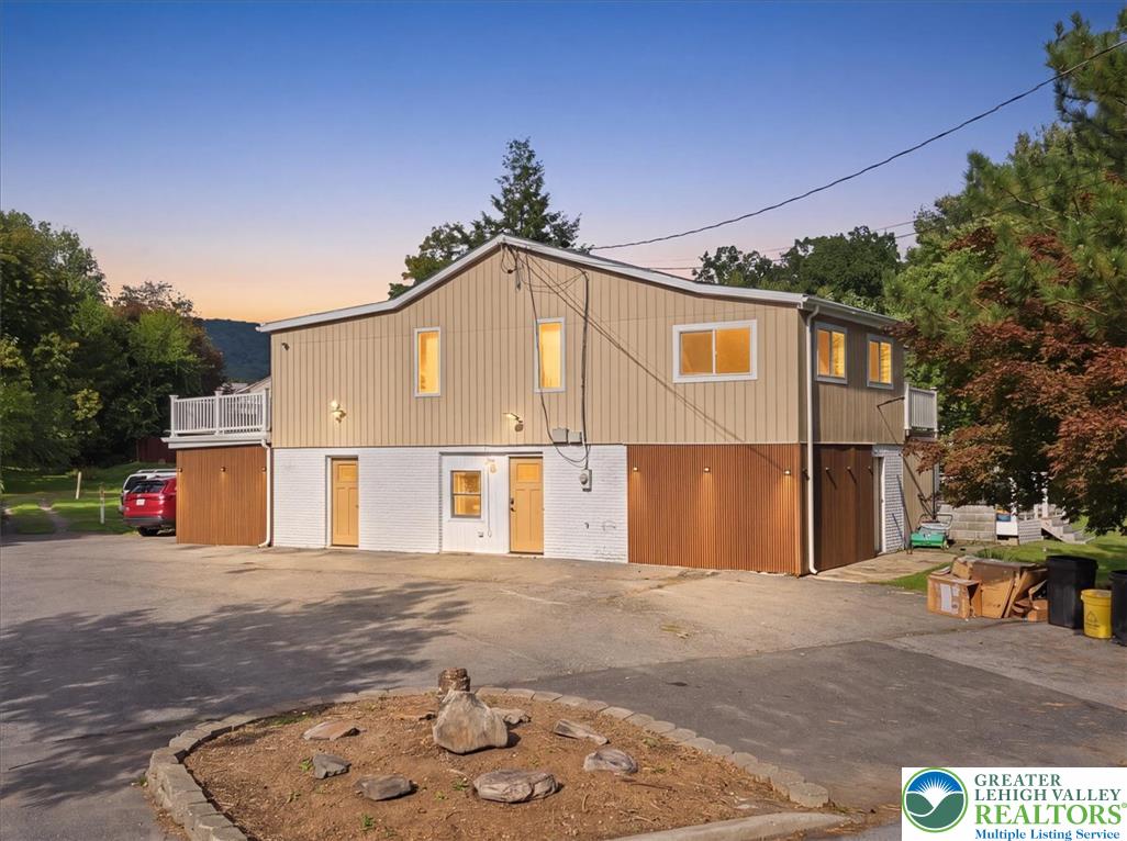 136 East West Street Property Photo 2