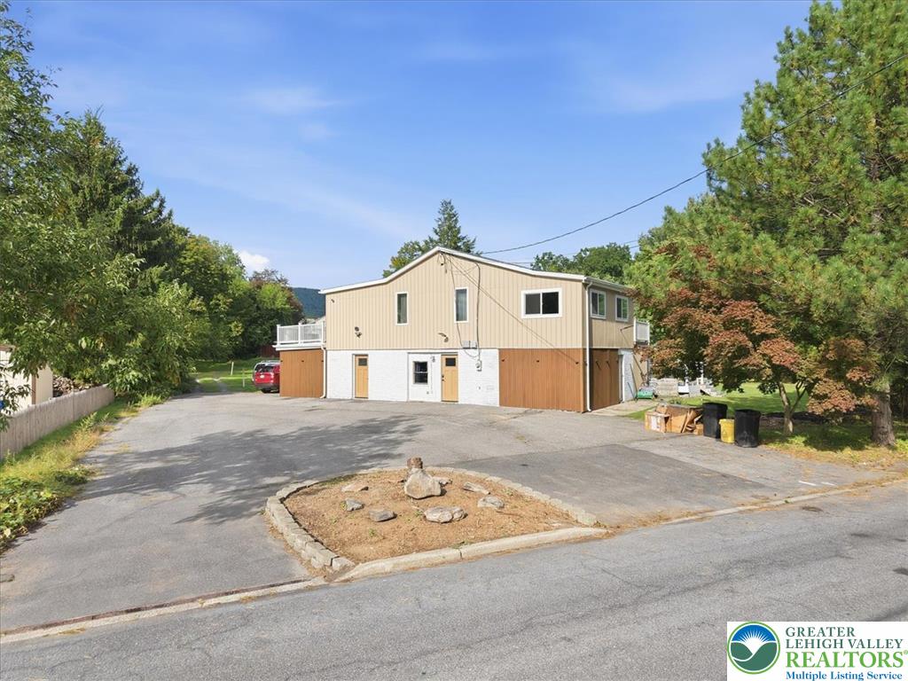 136 East West Street Property Photo 3