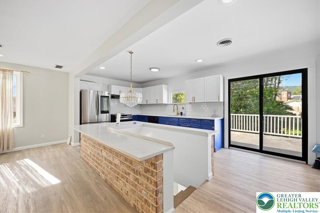 136 East West Street Property Photo 12