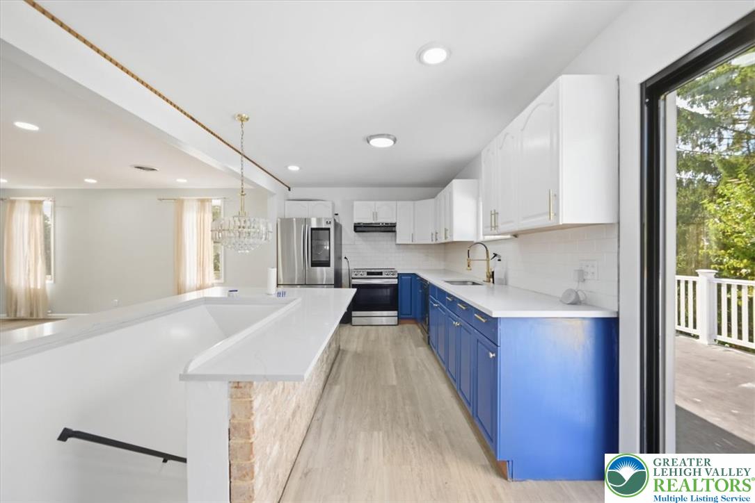 136 East West Street Property Photo 13