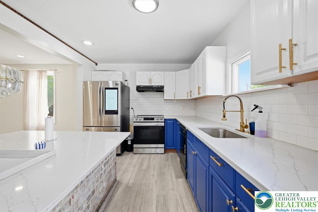 136 East West Street Property Photo 15