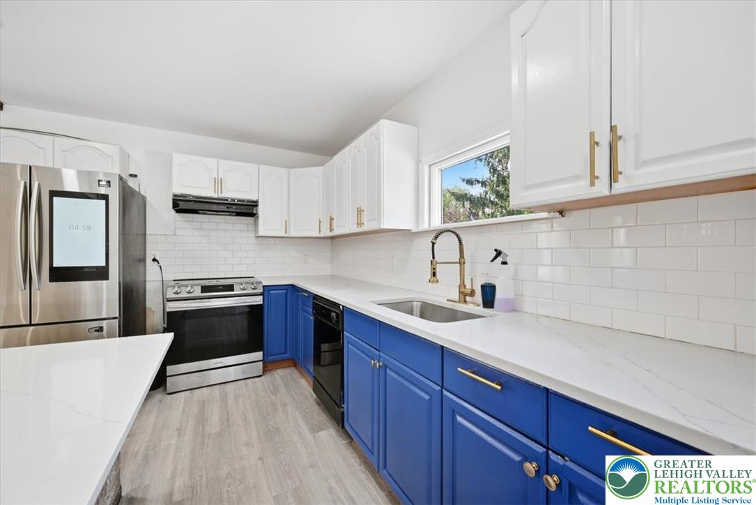136 East West Street Property Photo 16