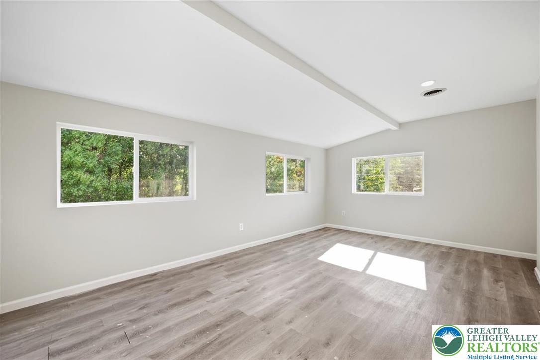 136 East West Street Property Photo 19