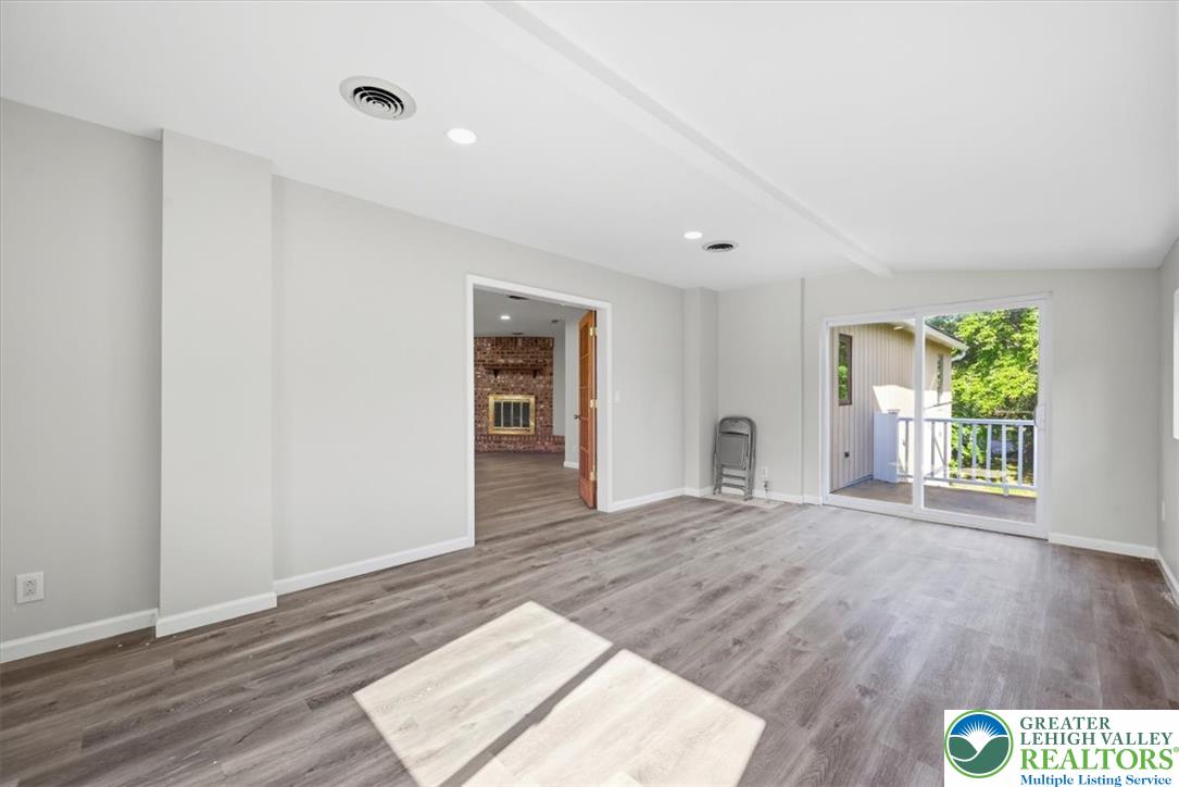 136 East West Street Property Photo 20