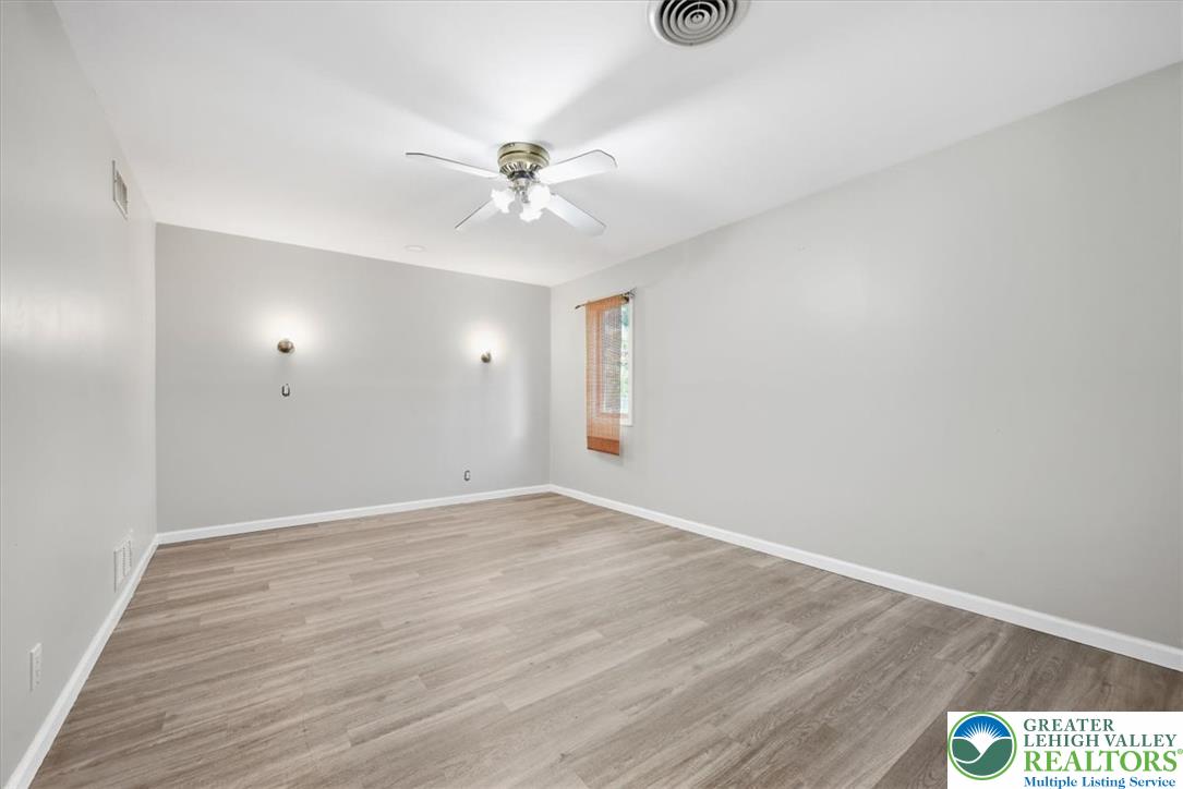 136 East West Street Property Photo 22