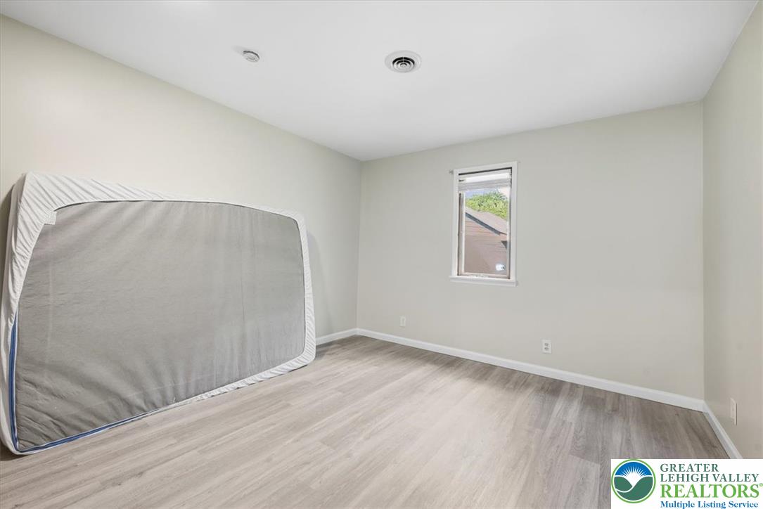 136 East West Street Property Photo 25