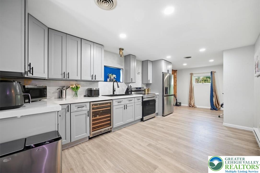 136 East West Street Property Photo 42