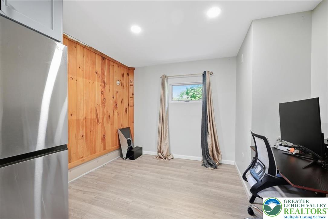 136 East West Street Property Photo 47