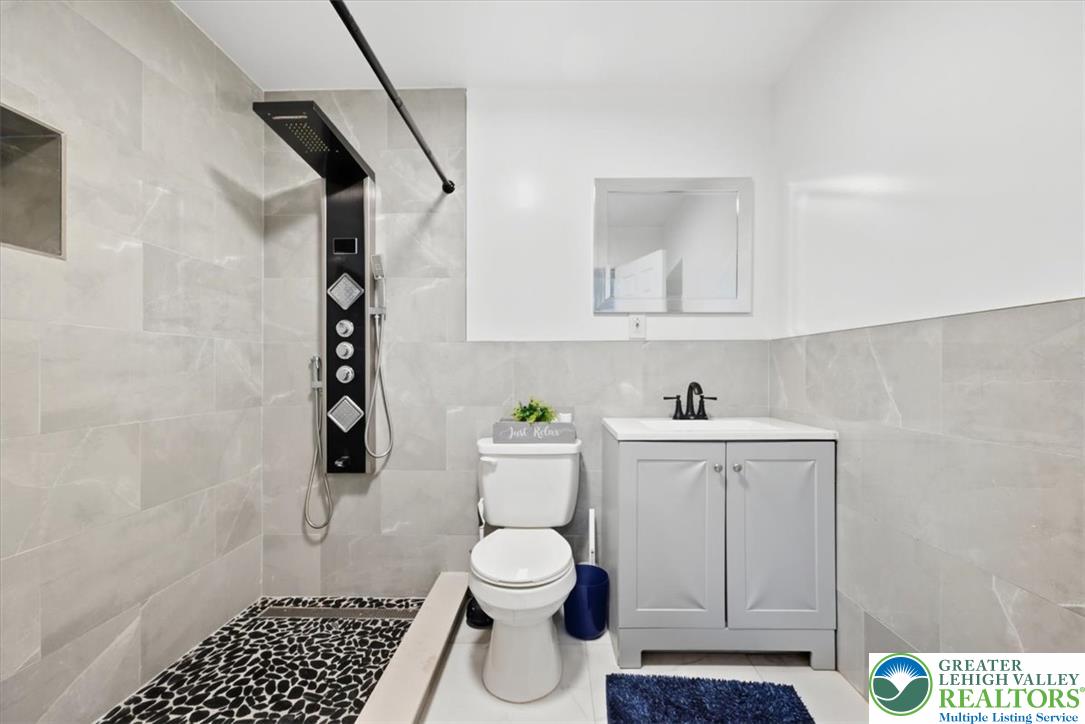 136 East West Street Property Photo 57